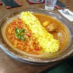 クワイエットビレッジ・カレーショップ - チキンとダルの半々、９００円