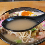 Ramen Suguritei - あっさりとしたスープ