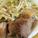 らーめん つの旨 - 「小ラーメン」（750円）肉アップ