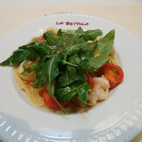 ラ・ベットラ・ダ・オチアイ ナゴヤ - パスタ”海老とルーコラのスパゲティ”