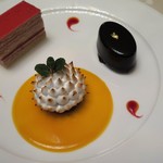 名古屋マリオットアソシアホテル - 「ミクニが贈る 三種のガトー盛り合わせ」のアップ