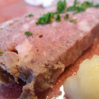 キノシタ - 蝦夷鹿肉のテリーヌ　リンゴピュレと共に