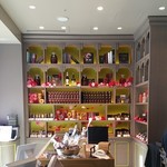 Patisserie & Chocolat Bar Del'Immo - 店内もかわいい！