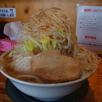 ラーメン　どかいち - ラーメン（特大、全増し増し）