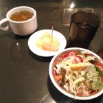バンコックチリ BKK - サラダとスープと果物