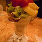 珈琲の詩 - この日はパインがなくってラッキーなパフェに遭遇