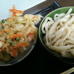 足打ちうどん処 七 - 田舎うどん（小）６００円