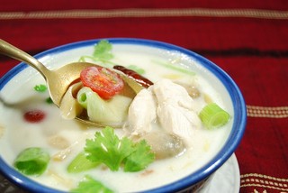 h Tai Ryourisemmon Ten Tai Tai - 女性に人気のトムカーガイ　やさしい味のスープです！