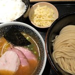 麺屋一燈 - 濃厚魚介つけ麺＋小ライス＋とろけるチーズ