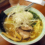 あづま家 - 特製醤油らーめん　８５０円