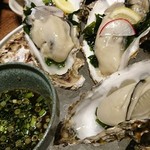 金の独楽 - 広島産生牡蠣　生
      身が大きい！！
      