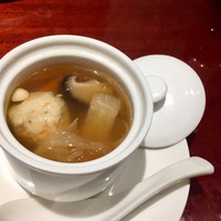 個室中華 頤和園 京橋店 - 薬膳スープ