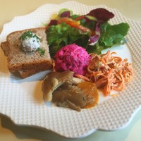 Russian Restaurant ROGOVSKI 銀座 - 平日限定ウクライナボルシチランチ（サラダ）