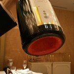 銀座 レカン - ルブタンみたいに裏の赤いボトル