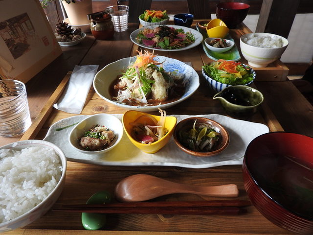 和のきほん ご飯 と みそ汁 が並ぶお食事処 花泉 まんまるや By いちのせき Me まんまるや Manmaruya 花泉 定食 食堂 食べログ