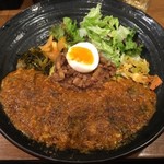 SPICY CURRY 魯珈 - ろかプレート(中華風キーマ咖喱)