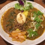 SPICY CURRY 魯珈 - 2種(菜の花と鶏せせりのサグカレー、クリーミィ野菜コルマ)＋るうろう煮玉子