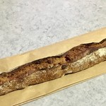 パンやきどころ RIKI - クランベリーとクルミのバトン ¥280+税