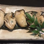 料理 うえむら - 浜名湖舞阪産の牡蠣 昆布締め焼き物