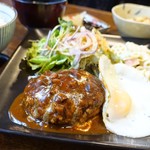 ブラウンカン - 2017年12月　デミグラハンバーグ定食【800円】