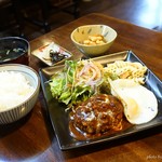 ブラウンカン - 2017年12月　デミグラハンバーグ定食【800円】