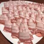 中国火鍋専門店 小肥羊 - 盛りつけが綺麗な豚肉