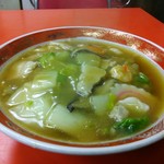 早稲田軒 - うま煮そばを手前から