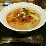 紀州清流担々麺 produce by KEISUKE - お洒落な丼器に穴開きスプーン