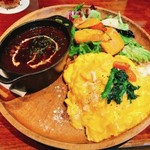 Divo - 旬野菜のオムライスと鉄鍋ビーフシチュー