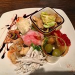 KOBE 元町バル Charlie - ８種プレートランチ 真上から