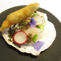 Cuisine Franco-japonaise Matsushima - 青森から直送・活帆立 サンスイートキャベツ とんぶり ヨーグルトを混ぜたソース 神戸の野菜のマリネ 帆立の白子のフリット