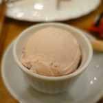 じじばば木馬亭 - あまおうイチゴアイス