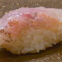 鮨まつもと - 関西ならではの甘鯛。