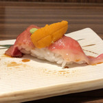Yakiniku Bonzu - 肉寿司(雲丹のせ)