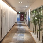 とんかつ 一頭揚げ 亀かわ - 店内