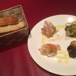 WINEBAR BISCOTTO - これがチャージ込みのお通し1080円