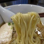 麺創研かなで・改 - 煮干らーめん/麺リフト