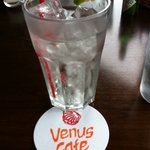 Venus cafe - トニック、ライムを絞ると美味い。。。