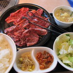 Yakiniku Takarajima - カルビ・ハラミ定食【150g】(1354円)