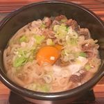 池尻駅前焼き鳥酒場 やきと - 牛すじ鍋焼きうどん