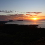 Diamond Head Market & Grill - 日の出　ダイアモンドヘッドより(18-02)