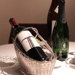 モトイ - 赤：PAUILLAC DE CH.LATOUR / PAUILLAC 2010