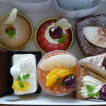 ケーキ8個で3,240円