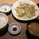 Yayoi Ken - 肉野菜炒め定食690円