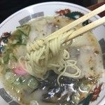 横綱ラーメン - ストレート麺