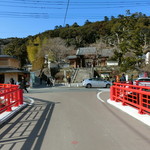 魚吉 - 渡月橋、前方は修禅寺