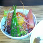 ミロ - 鮮やかなサラダ