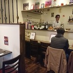 Bistro St.Anna - 店内　カウンター5席　ソファー席7テーブル