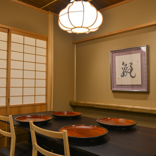 【完全個室3部屋あり】
                                          1部屋あたり2～6名、つなげて最大21名まで