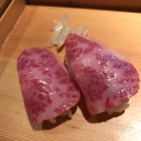 THE 雪月花 - 飛騨牛の握り、モチっとして美味しい